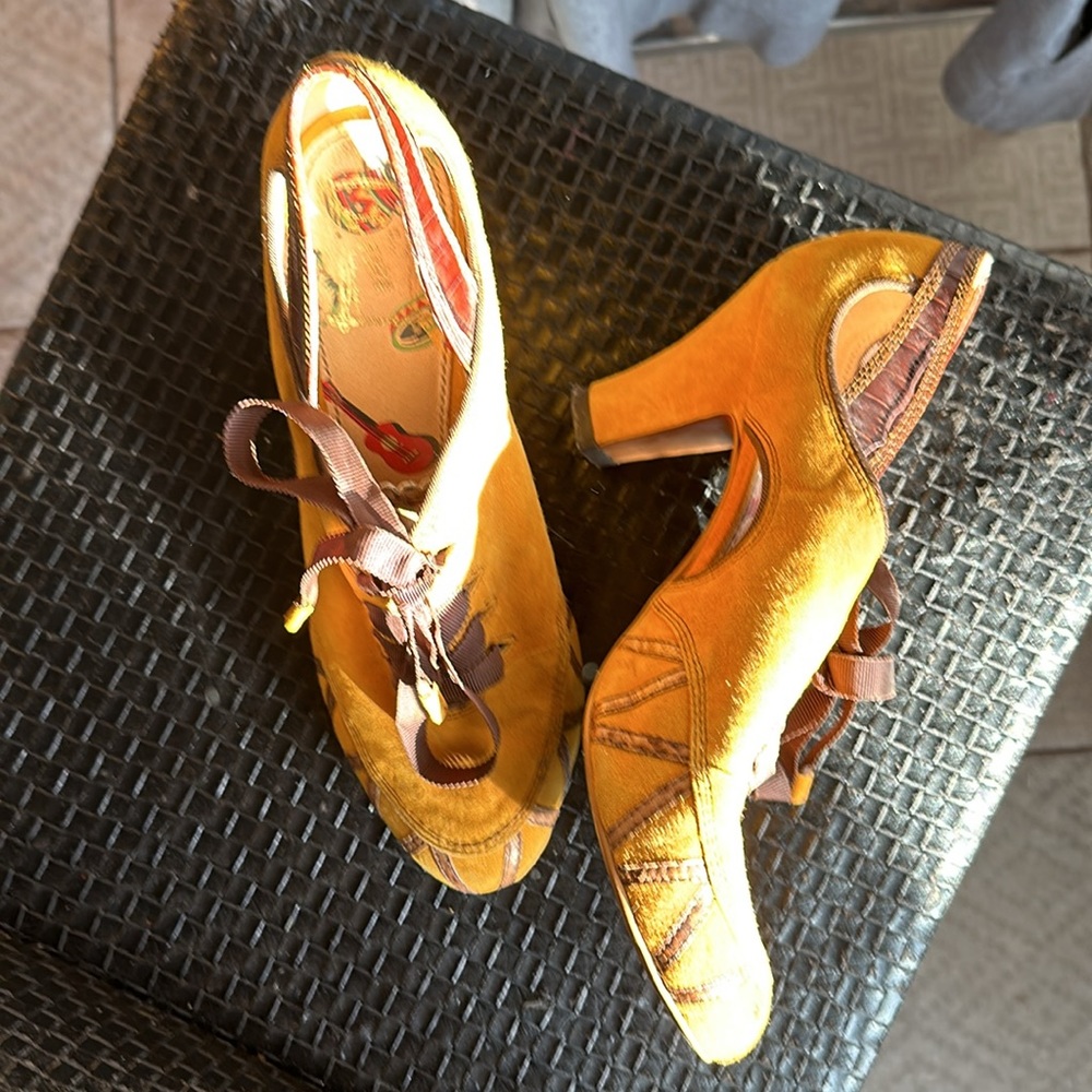 Miss L Fire vintage inspired mustard & brown suedes shoes size 41 - Picture 5 of 16